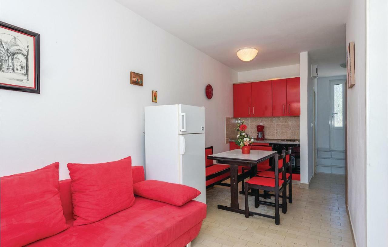 2 Bedroom Amazing Apartment In Rogoznica Rogoznica  Εξωτερικό φωτογραφία